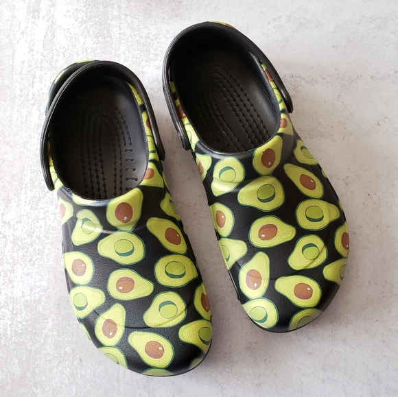 avocado bistro crocs